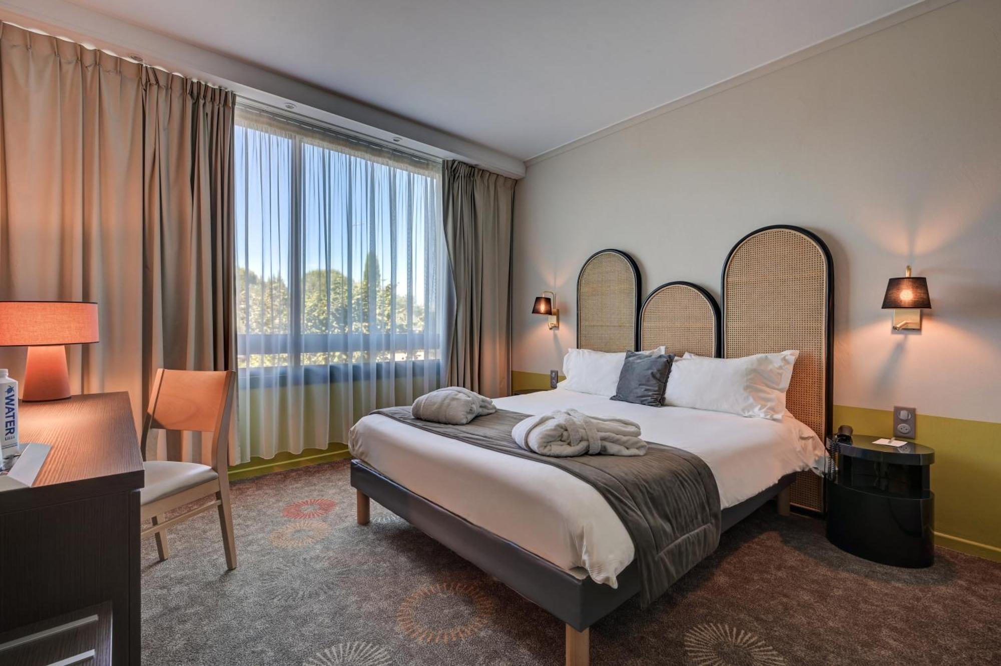 Best Western Sevan Parc Hotel Pertuis Exterior photo